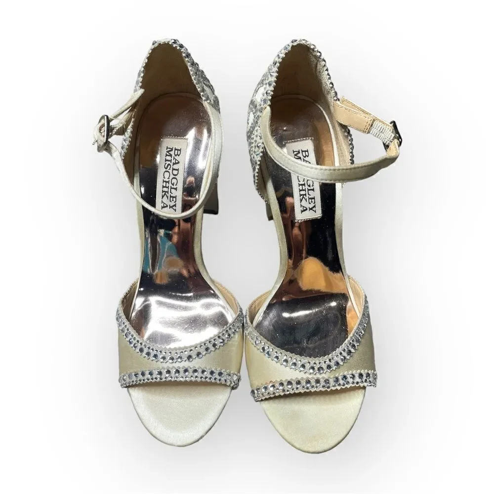 $225 Badgley Mischka Womens Ivory Crystal Embellished Block Heel Shoe Size US 5